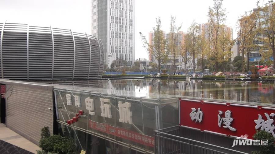 北辰财富中心文化艺术广场实景图图片