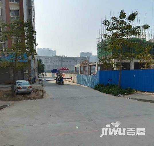 蓝天花园实景图图片