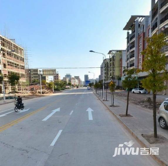 蓝天花园实景图图片