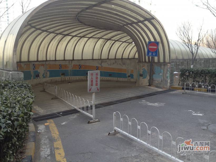 北京青年城实景图图片