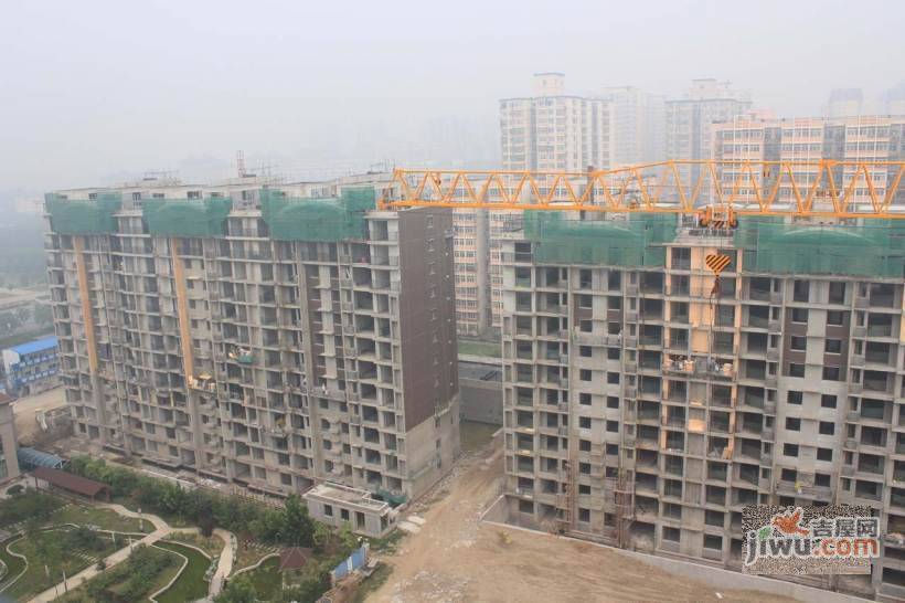橙色年代实景图图片