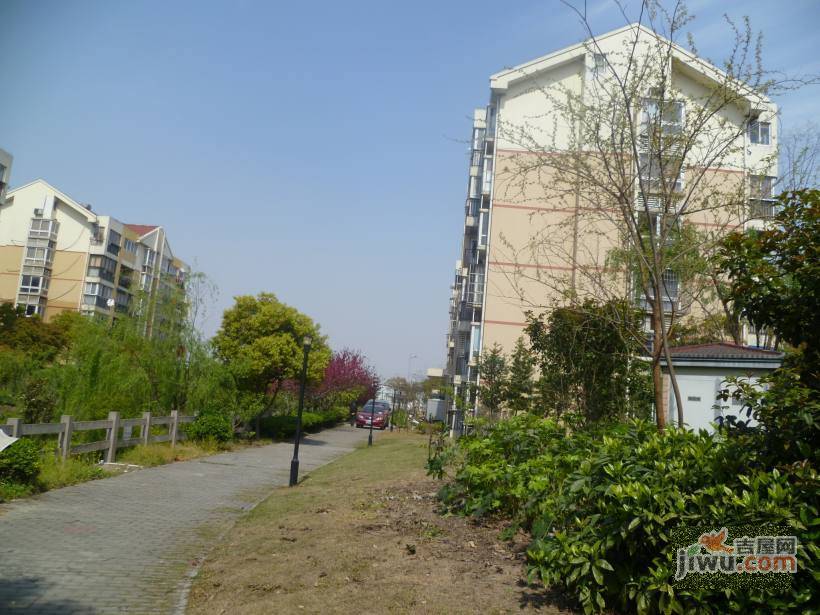 金鹤新城中虹华苑
