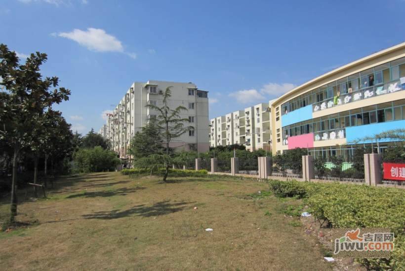 绿地银春住宅小区实景图图片