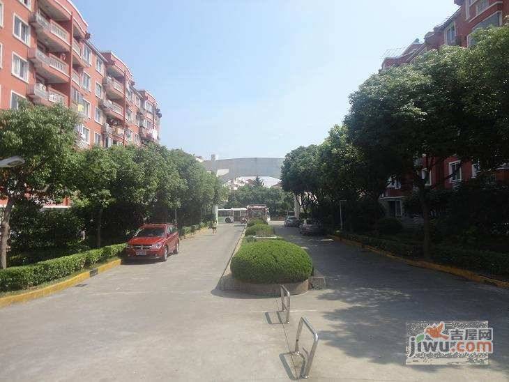闵行莲花公寓实景图图片