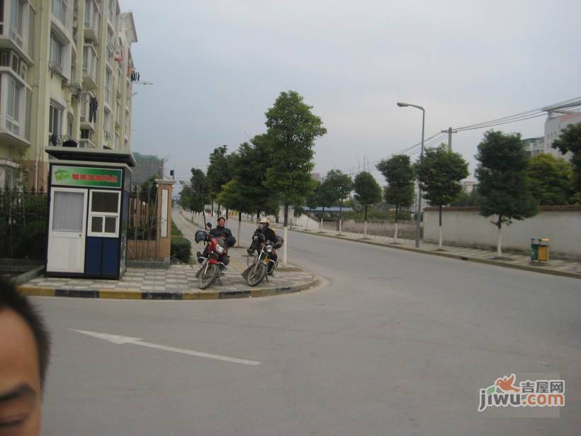 曹安公寓实景图图片
