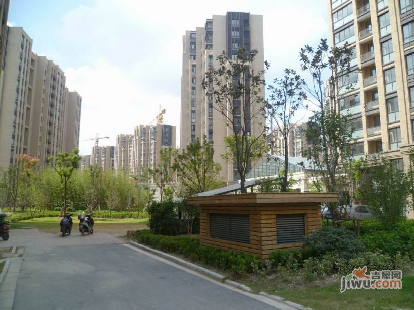 绿地新江桥城实景图图片