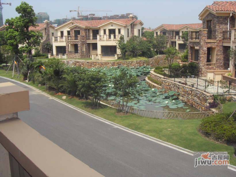 蓝色剑桥实景图图片