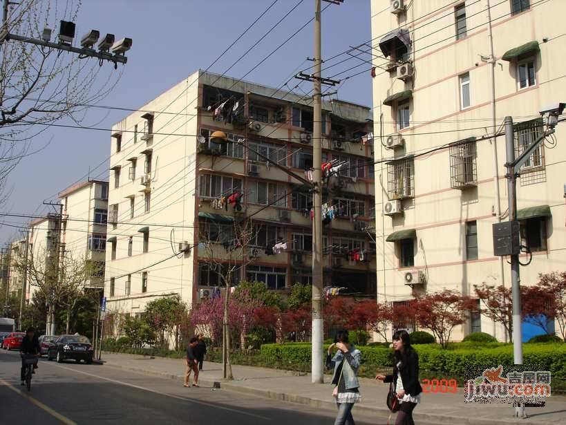 洛川中路1100弄小区实景图3