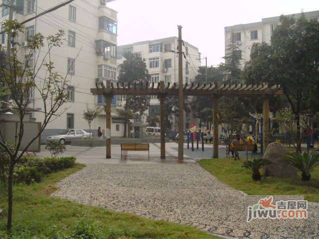 彩虹新村实景图图片