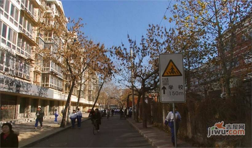 昆峰里实景图图片