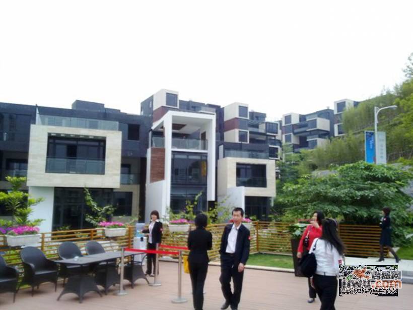依云小镇实景图图片