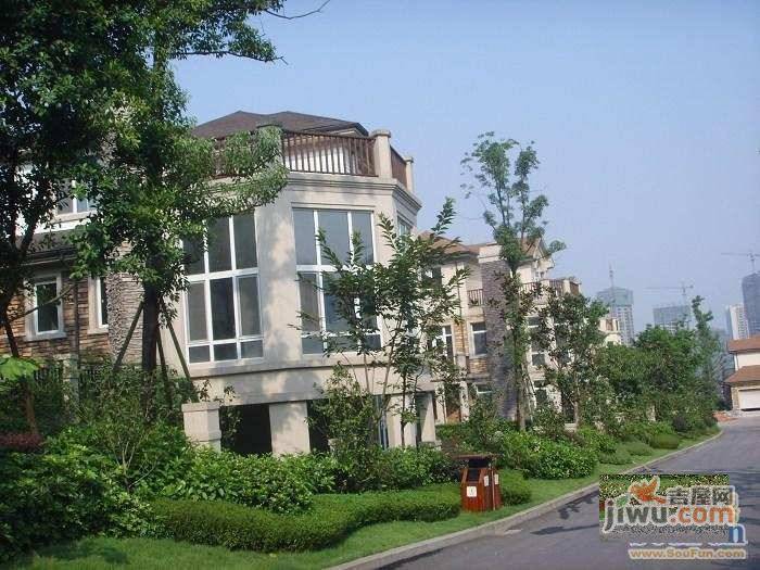 保利国际高尔夫花园实景图图片