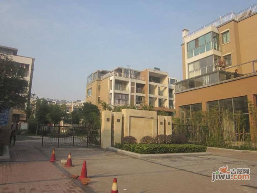 湖山尊邸实景图图片
