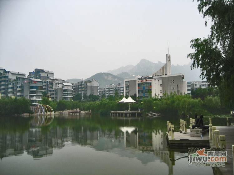 城建湖光山色实景图图片